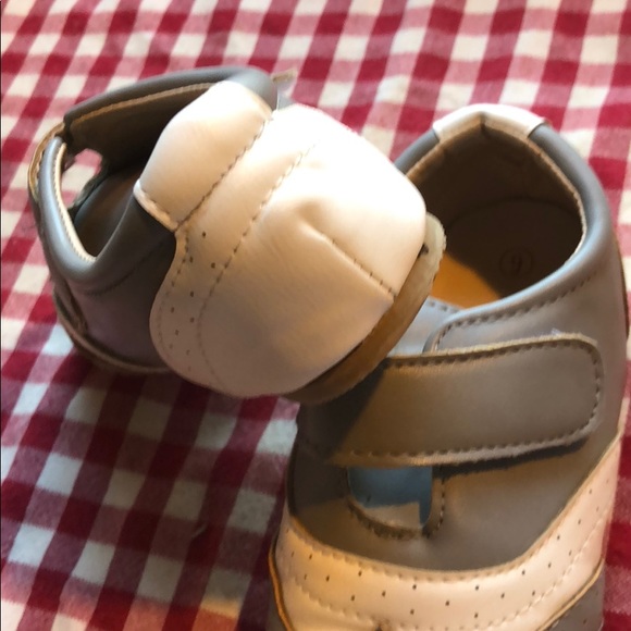 Oxford Toddler Shoes - size 9 - Picture 7 of 8